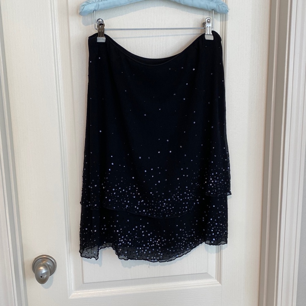 Talbots silk beaded skirt… has 2 tiers….Falls above knee… side zip…